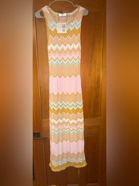 Eclai Large Sweet as Can Be Maxi Dress in Mustard Chevron nwr